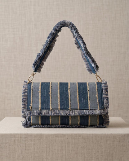 Bolso de mujer Trancoso en denim azul con asa y flecos