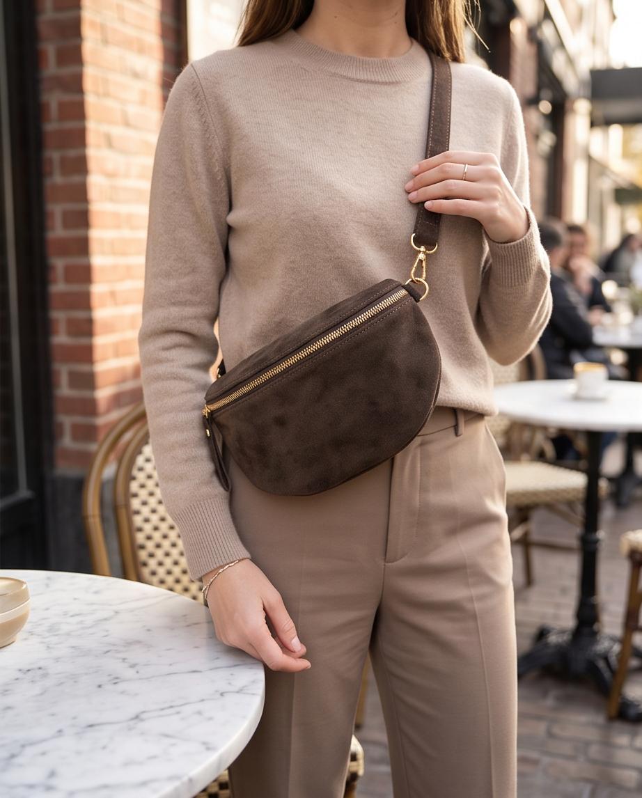 Bolso Ipanema de piel chocolate hecho en Italia.