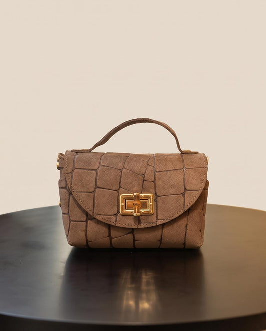 Bolso Trancoso de piel marrón con textura efecto cocodrilo
