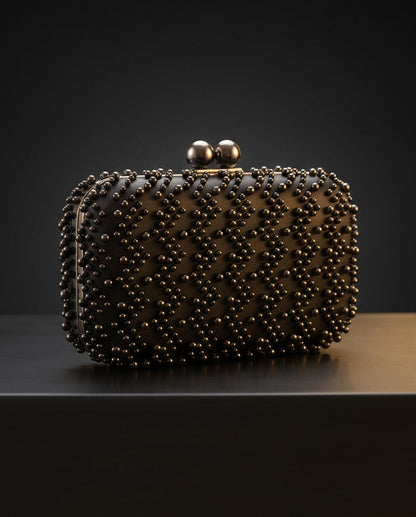Clutch negro con abalorios efecto perla para fiesta y eventos