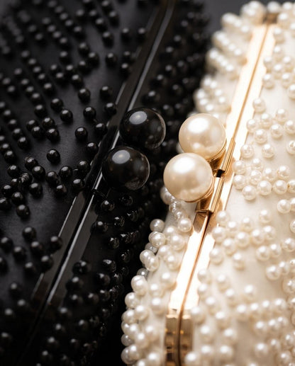 Clutch negro con abalorios efecto perla para fiesta y eventos