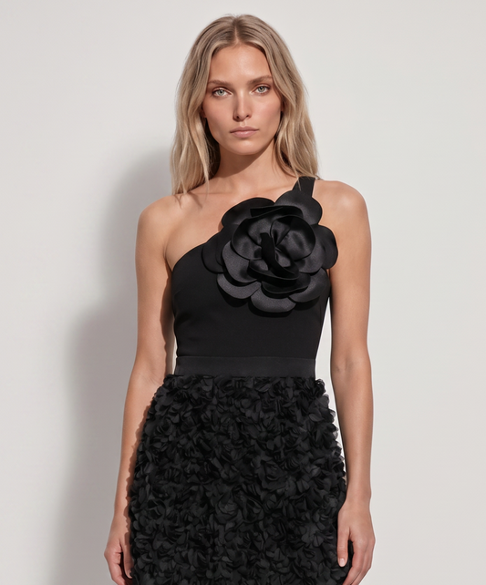 Top negro asimétrico con detalle de flor maxi tridimensional en relieve - Ropa de fiesta EuTea